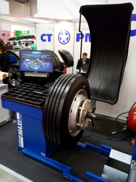 Стенд для балансировки колес универсальный СТОРМ ЛС-32 MAXI PM