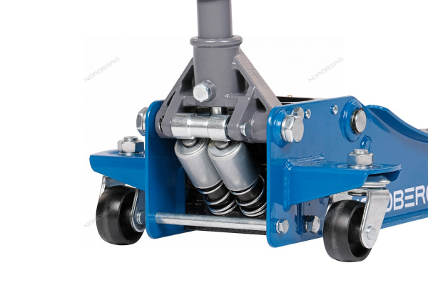 Домкрат подкатной 2,5 т с резиновой насадкой N32025E